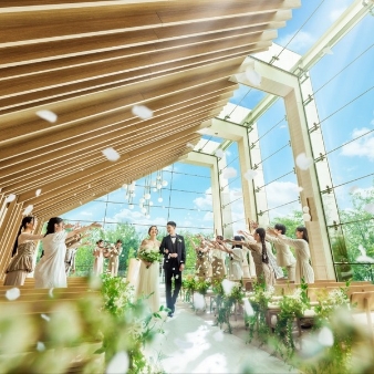結婚式場：【都心リゾート】緑溢れる天高チャペル&amp;1組貸切邸宅×特選牛試食