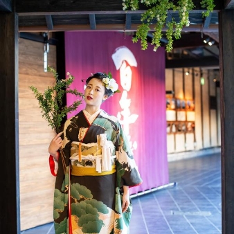 博多百年蔵（国登録有形文化財）：選べる衣裳多数！日本の花嫁の本来の美しさを引き出すひと時