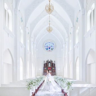 結婚式場：★三連休BIG◎ドレス優待★王道大聖堂×豪華試食*140万特典