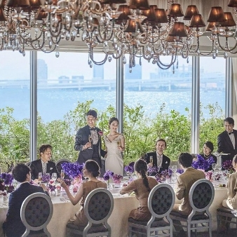 ホテル インターコンチネンタル 東京ベイ:【26年10～11月限定■60名284万円】最大70万円優待◆新郎新婦2泊3日&列席者1泊2日2部屋:東京湾の眺望をできる披露宴会場。3つの路線から駅直結でのご来館可能。IHG グループ最高峰のラグジュアリーホテル。