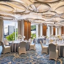 シェラトングランドホテル広島:【2026年秋＊冬】水輝プラン 30名様 900,000円《自然光が差し込むあたたかい会場で☆》