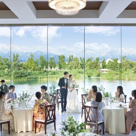 キュイジーヌ　フランセーズ　ラ・シャンス（環水公園内）：【ゲストをおもてなし】ミシュラン料理×絶景チャペル＆貸切邸宅