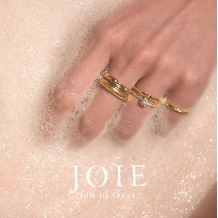 JOIE de treat. (ジョア ドゥ トリート）:【永く愛せるJOIE人気のデザイン】 1粒ダイヤとエタニティで届ける『愛の輝き』
