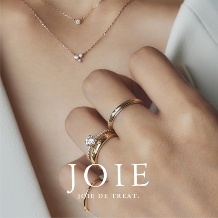 JOIE de treat. (ジョア ドゥ トリート):【どんなファッションとも相性抜群で嬉しい】普段使いしやすい細身のエンゲージリング