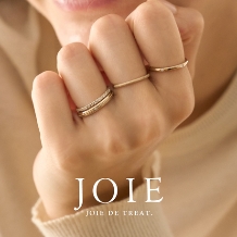 JOIE de treat. (ジョア ドゥ トリート):【ミルグレインをセンターに】長く愛せる、年齢を重ねた手元にも似合う人気のデザイン