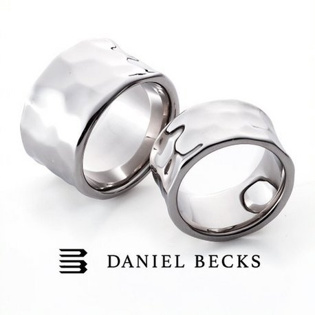 WEDY（ウェディ）:【DANIEL BECKS】１L １LL　流動的なデザインと広いリング幅が特徴的