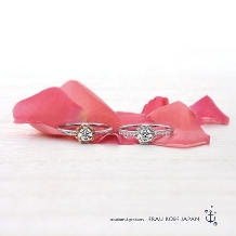 FRAU KOBE JAPAN／フラウ コウベ ジャパン:'ローズ'の指輪／今まさに咲き誇るバラをモチーフにした美しいエンゲージリング