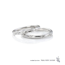FRAU KOBE JAPAN／フラウ コウベ ジャパン:'カスミソウ'の指輪／小さなカスミソウの愛らしい姿をデザインしたセットリング