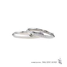 'ラグーン'／ファセットにダイヤモンドをセッティングしたエレガントな指輪
