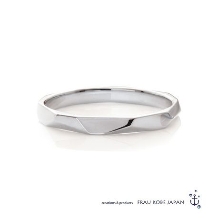 FRAU KOBE JAPAN／フラウ コウベ ジャパン:ふたりの愛を「溶けない氷」で表現した指輪。滑らかな金属の輝きが人気。'メルツ'