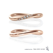 FRAU KOBE JAPAN／フラウ コウベ ジャパン:指元を優しく包むS字と7石のダイヤが美しい／'コンフォータブルツイスト'
