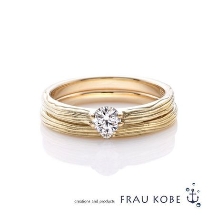FRAU KOBE JAPAN／フラウ コウベ ジャパン:オリーブの小枝をモチーフにした木目模様の婚約指輪／ネイチャー'オリーブ'