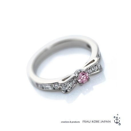 FRAU KOBE JAPAN／フラウ コウベ ジャパン:'リボン'／キュートなリボンを希少なピンクダイヤモンドで表現した可愛すぎるリング