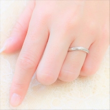 EVANS bridal 旭川本店（エヴァンスブライダル）:「ながれ星」適度なボリューム感と柔らかなラインが大人花嫁にも人気【EVANS】
