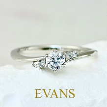 EVANS bridal 旭川本店(エヴァンスブライダル):当店人気Best3!細身のアームとメレダイヤの美しいラインが魅力【EVANS】