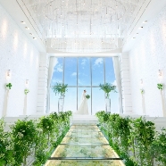 アルマリアン 福岡（ＡＬＭＡＬＩＥＮ　ＦＵＫＵＯＫＡ）：＼金曜BIG★170万特典付き／天空チャペル×ドレス×演出体験