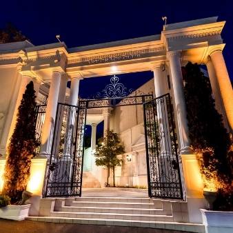 セントアクアチャペル星ヶ丘:憧れのナイトウェディング【挙式＋20名会食プラン】62万円　親族様中心のアットホームな結婚式:ナイトウェディングもロマンティックに演出♪