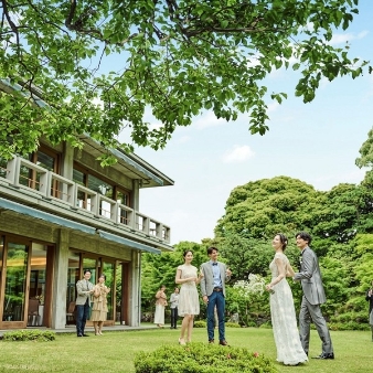 国際文化会館（International House of Japan）：【緑あふれるアットホームなガーデンパーティ】逸品でおもてなし