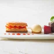 エミリア（Wedding Court EMILIA）：【平日だけの贅沢時間】シェフ特製デザート付コース試食フェア