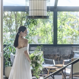 EXEX SUITES （エグゼクス・スウィーツ）:【マタニティ挙式★】30名145万円◆パパママ婚割♪☆ゼクシィNET限定《最大70万円優待!》:四季折々の花々が彩る、お写真映えもバッチリ☆