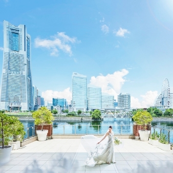 ノートルダム横浜みなとみらい:【夏婚26年9月末まで◆最大130万優待】人気シーズン残り僅か！