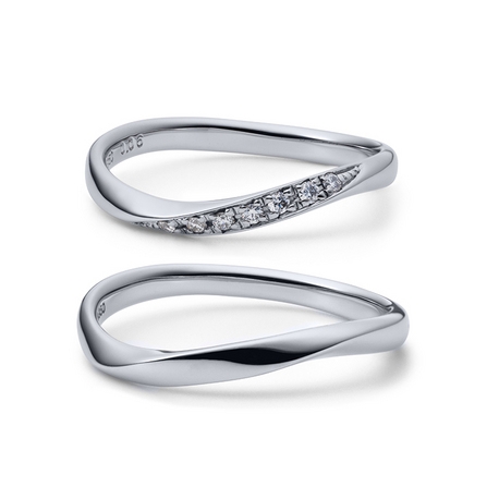 ETERNAL FIRST DIAMOND:華奢なフォルムが指を綺麗に見せてくれる結婚指輪【星の砂】アリア