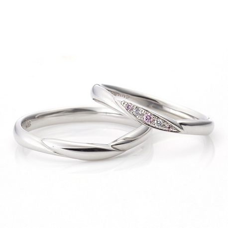 ETERNAL FIRST DIAMOND:ピンクダイヤモンドが輝く結婚指輪【ミルクアンドストロベリー】オーバーチュア