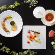 2016年世界料理大会個人部門で金メダルを受賞した総料理長が手掛ける婚礼料理。フランス料理の真髄と、日本料理独特の繊細な感覚で奏でる彩り豊かなフルコースの一部を試食で頂ける当館人気フェア！