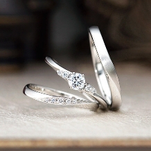 いしおか本店 ブライダルサロン:アンティック　ダイヤのグラデーションが可愛い華奢見えデザイン