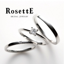 Gran-D (グランディー):【RosettE/希望】プリンセスカットのダイヤが輝く、細身の結婚指輪