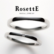 Gran-D (グランディー):【RosettE/希望】プリンセスカットのダイヤが輝く、細身の結婚指輪