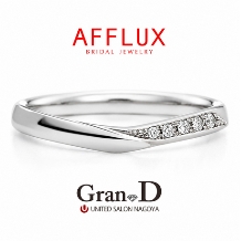【AFFLUX／ミオ】無料メンテナンスが充実。なめらかな着け心地のV字結婚指輪