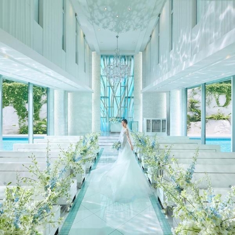 ル・センティフォーリア大阪：【水のチャペルで感動挙式☆120万優待】花嫁ALL体験×絶品試食