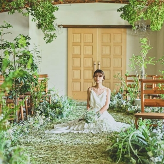 The Forest of Lold（ザ　フォレスト　オブ　ロルド）:【2026年7月～9月】暑さや雨も安心！夏の結婚式×スペシャルプラン10万円特典:栄駅すぐ・名駅車5分【20～60名が集うのに、ちょうどいいサイズ感の一軒家×1日1組貸切ホームウエディング】大通りから路地を少し入った場所に佇む一軒家。広すぎないコンパクトな造りでおふたりの“ちょうどいい”を叶える！1日1組貸切だからこそ「午前・午後の部」という縛りがないので開始時間も自由自在。形式にとらわれない、気負わず自然体で楽しめる自由なウエディング