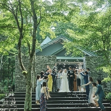 KYUKARUIZAWA KIKYO, Curio Collection by Hilton（元 旧軽井沢ホテル）:【26年8月迄】美しい緑に包まれたチャペル挙式＆美食を愉しむ会食プラン＜料理グレードUP＆ドレス特典付＞