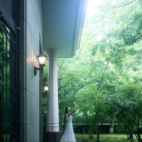 KYUKARUIZAWA KIKYO, Curio Collection by Hilton（元 旧軽井沢ホテル）：連休限定*交通費1万優待付◇森のチャペル×信州牛フレンチ試食