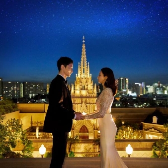 ストリングスホテル NAGOYA:<10周年記念*先着30組限定>ドレス1着＆料理ワンランクアップ相当のご優待など【60名312万→242万】