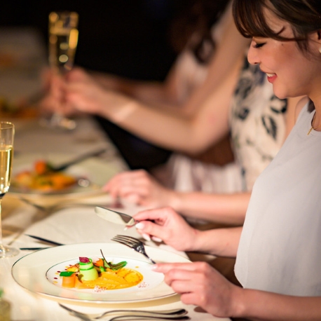 ラ・スイート神戸オーシャンズガーデン：【家族・親族挙式+食事会のご相談】海の見えるチャペル見学+試食
