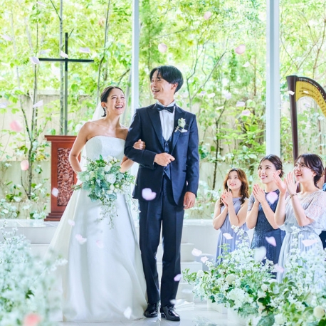 THE SEASONS LANDMARK KOBE KITANO（ザ シーズンズランドマーク 神戸 北野）：【初めての見学でも安心】白亜チャペル×豪華和牛試食×演出体験