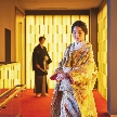大人のモダンな上質空間を演出する松山モノリスでは和装のパーティも人気！花嫁のみ着用するこの許された和装でパーティを。おふたりのスタイルに合わせてご提案させていただきます