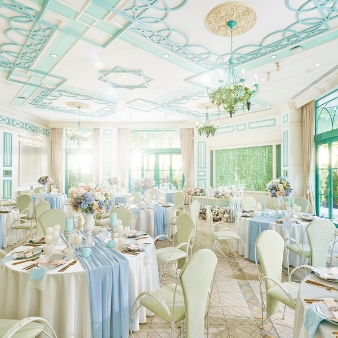 結婚式場：【8月START】6挙式×6会場ALL体験×3万試食×特典