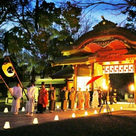 大國魂神社　結婚式場：幻想的な「かがり火挙式」＋夜の庭園付会場◆4万円分料理試食付