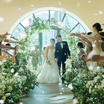 Ｔｈｅ　Ｍａｉｓｏｎ　表参道　ｂｙ　アニヴェルセル:まもなく満枠【26年7月まで適用】50名211万円◆晴天率の高いシーズンがお得に叶う:大切なゲストに囲まれて