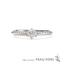 FRAU KOBE JAPAN 香川高松店(フラウ コウベ ジャパン 香川高松店):横顔も上品に輝く/’ラグーン’エンゲージリング