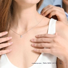 FRAU KOBE JAPAN 香川高松店(フラウ コウベ ジャパン 香川高松店):指輪をつけられない彼女のために《婚約ネックレス》を贈る。／ダイヤモンドネックレス