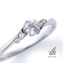 ｉｔｈ（イズ）:【オーンダ】ダイヤモンドで波間の煌めきを表現した婚約指輪