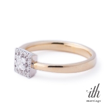 ｉｔｈ（イズ）:【ピアッザ】プリンセスカットダイヤとコンビカラーが個性的な婚約指輪