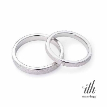 ｉｔｈ（イズ）:【鍛造/レティコロ】表面の彫り模様が繊細に煌めく結婚指輪