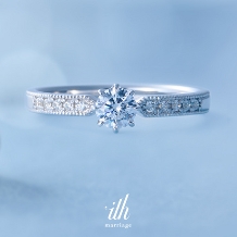【スペード】ミル打ちがクラシカルな印象を与える婚約指輪