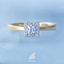 【ピアッザ】プリンセスカットダイヤとコンビカラーが個性的な婚約指輪